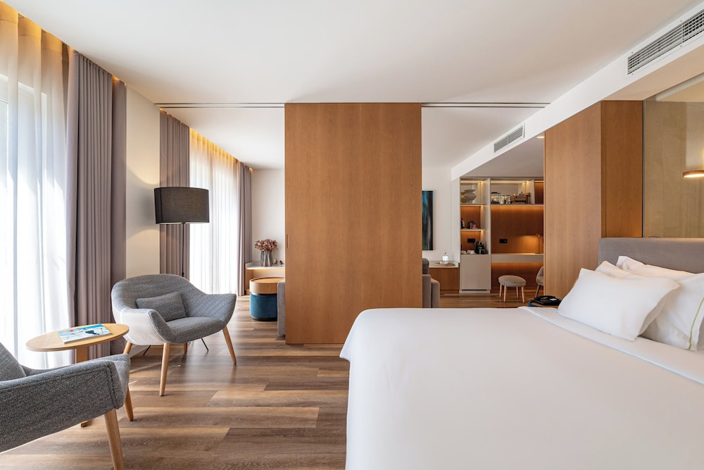 Signature Suite, Balcony - Photo 1