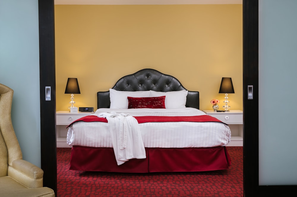 Suite, 1 King Bed (Moda Suite) photo 1