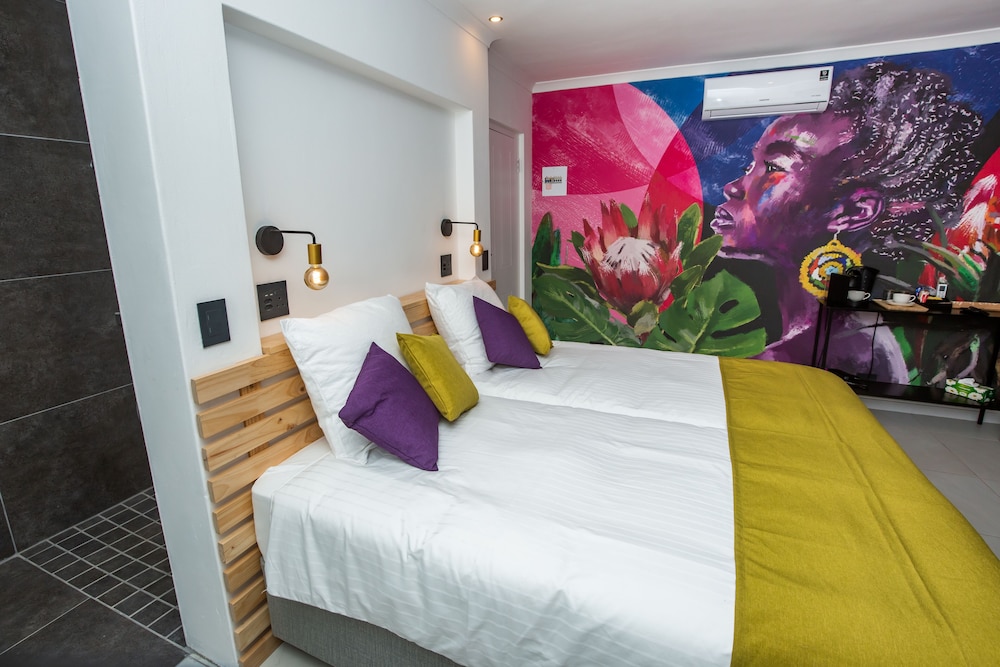Standard Double Room 2 = Umlilo = double room with double bed photo 2