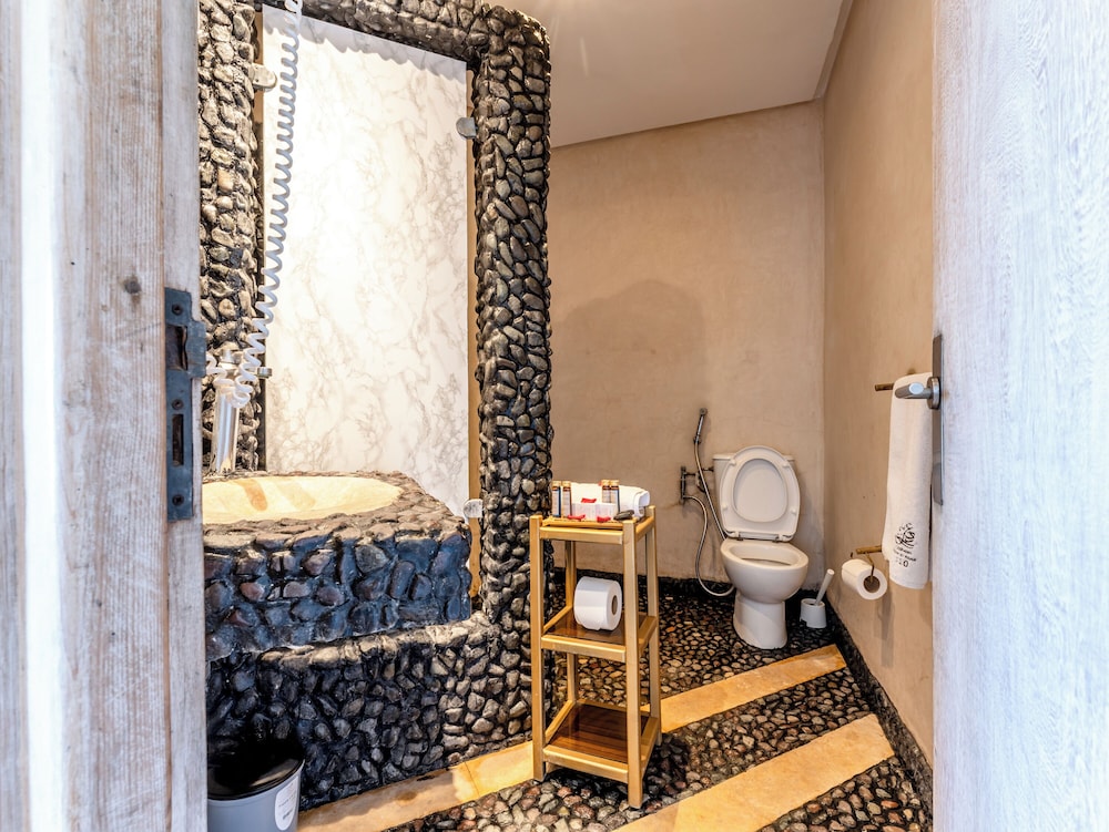 Double Room Single Use, Ocean View photo 3