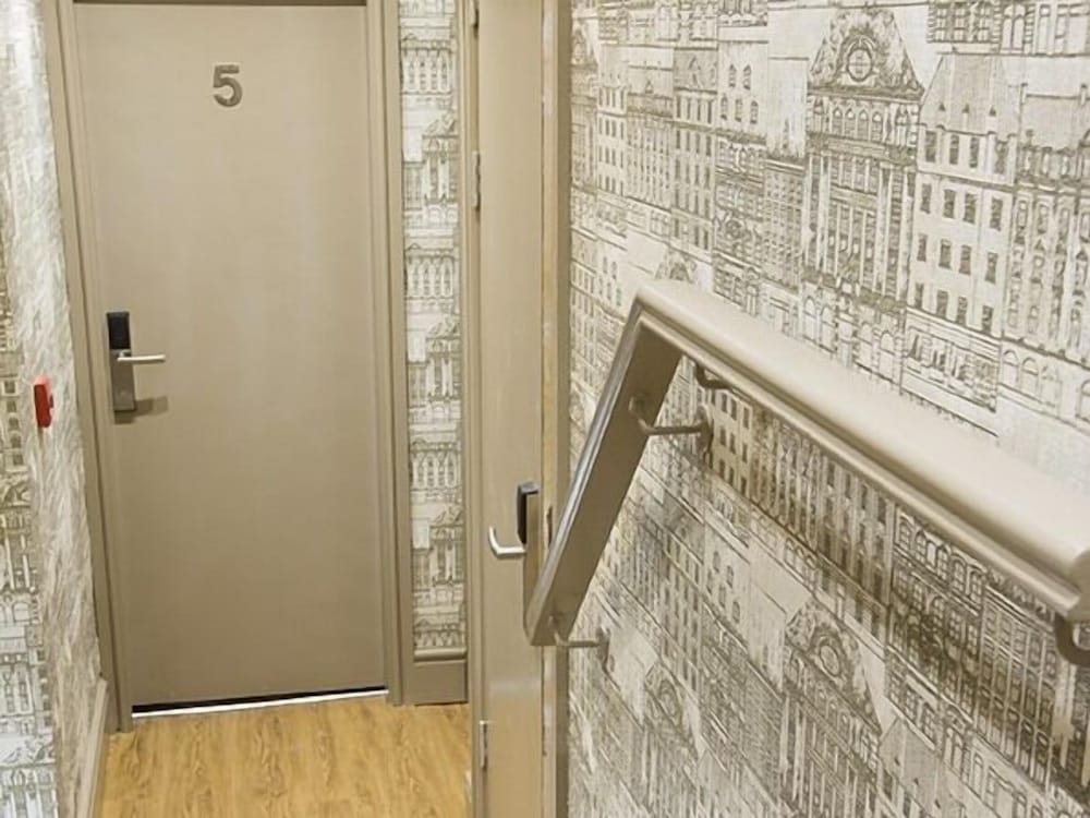 Basic Double Room, Ensuite, Garden View photo 3