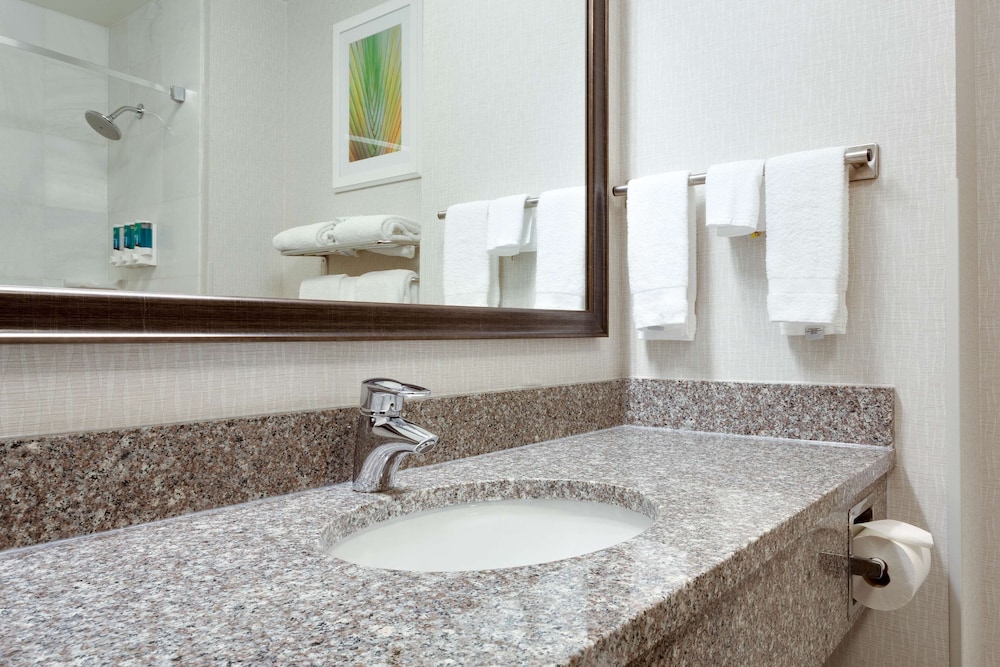 Suite, 2 Queen Beds, Accessible, Refrigerator & Microwave (Sofabed, 2 Rooms, Roll in Shower) - Photo 5
