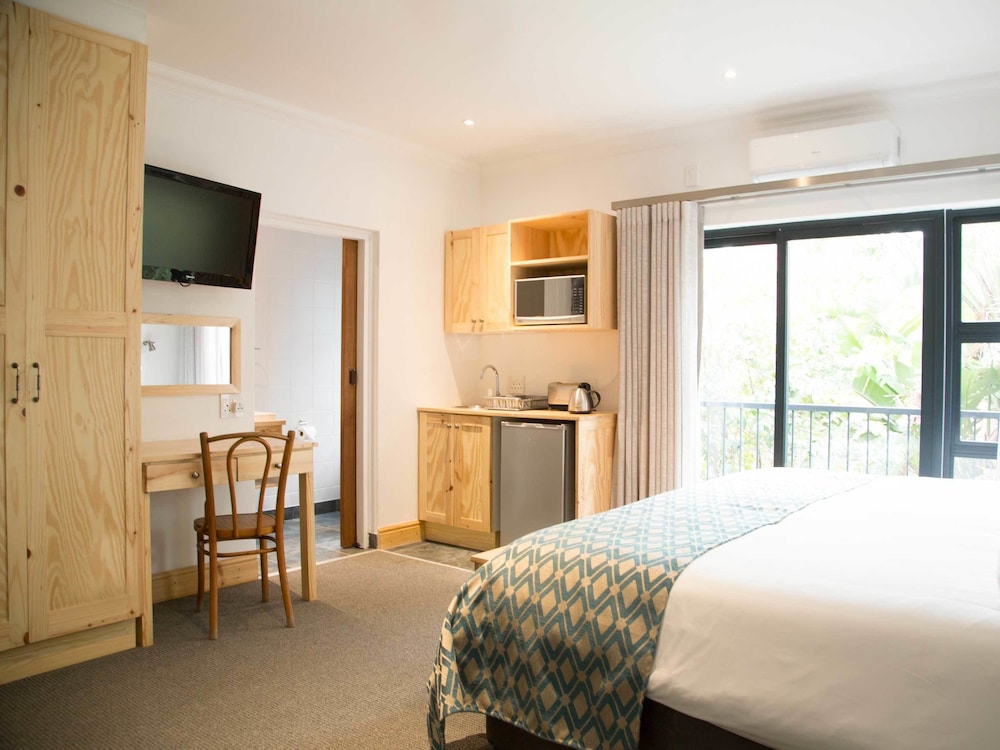 Deluxe Room, Balcony photo 1