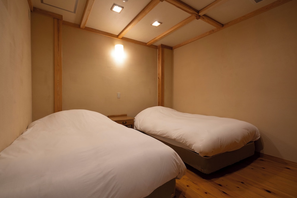 Japanese-Western Twin Room (Half Open-air bath + Western bed) 46sqm, Non-smoking - Photo 2