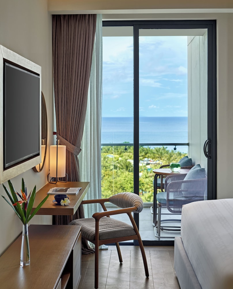 Superior Suite, Balcony (2 King Bed) - Photo 9