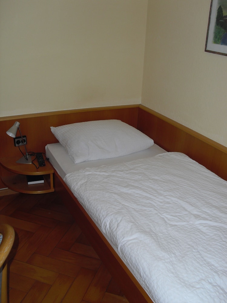 Single Room (2) photo 2