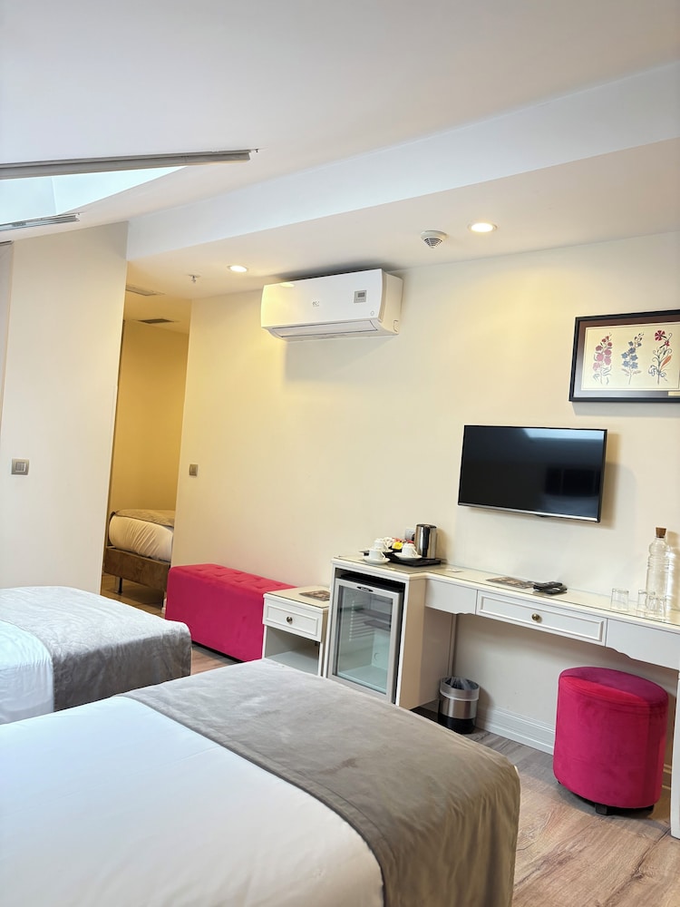 Deluxe Triple Room photo 1