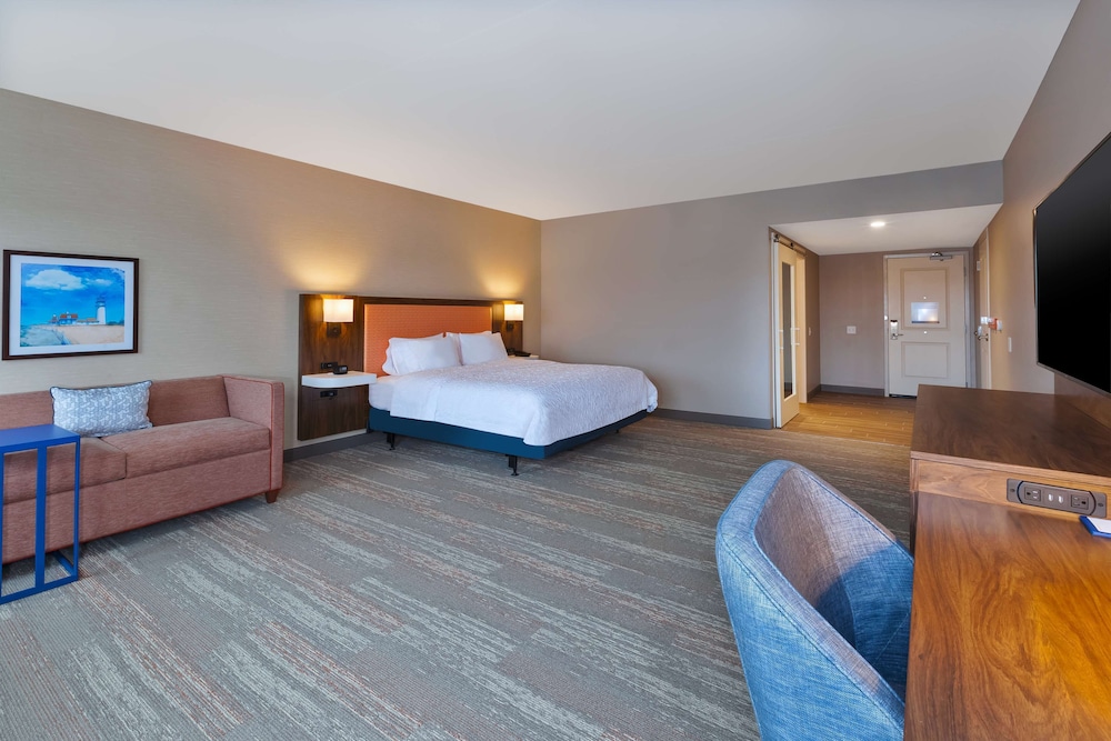 Room, 1 King Bed, Refrigerator & Microwave, Bay View