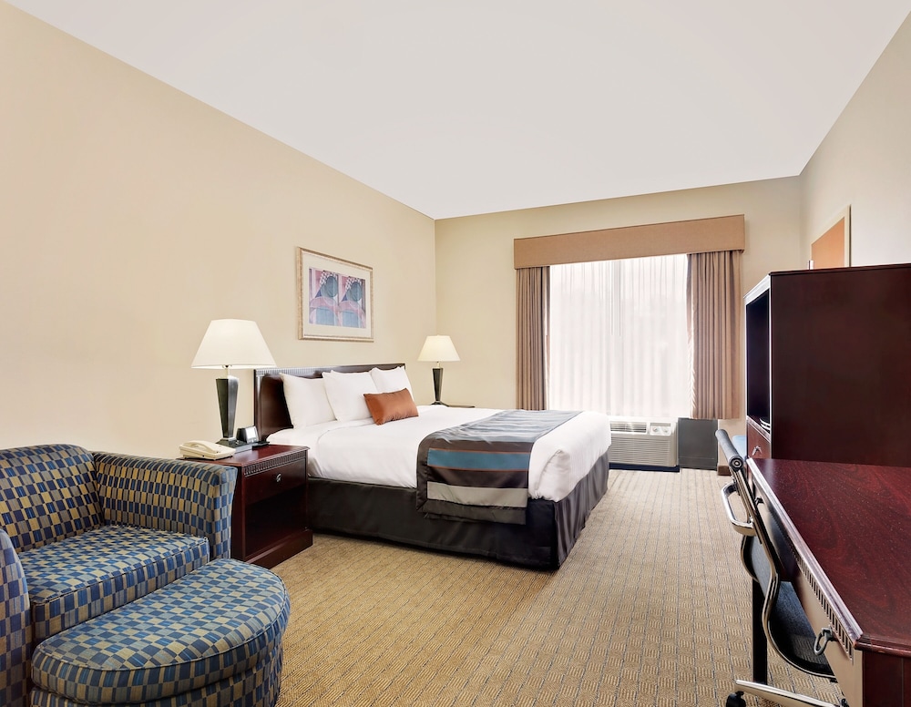 Standard Room, 1 King Bed - Photo 2