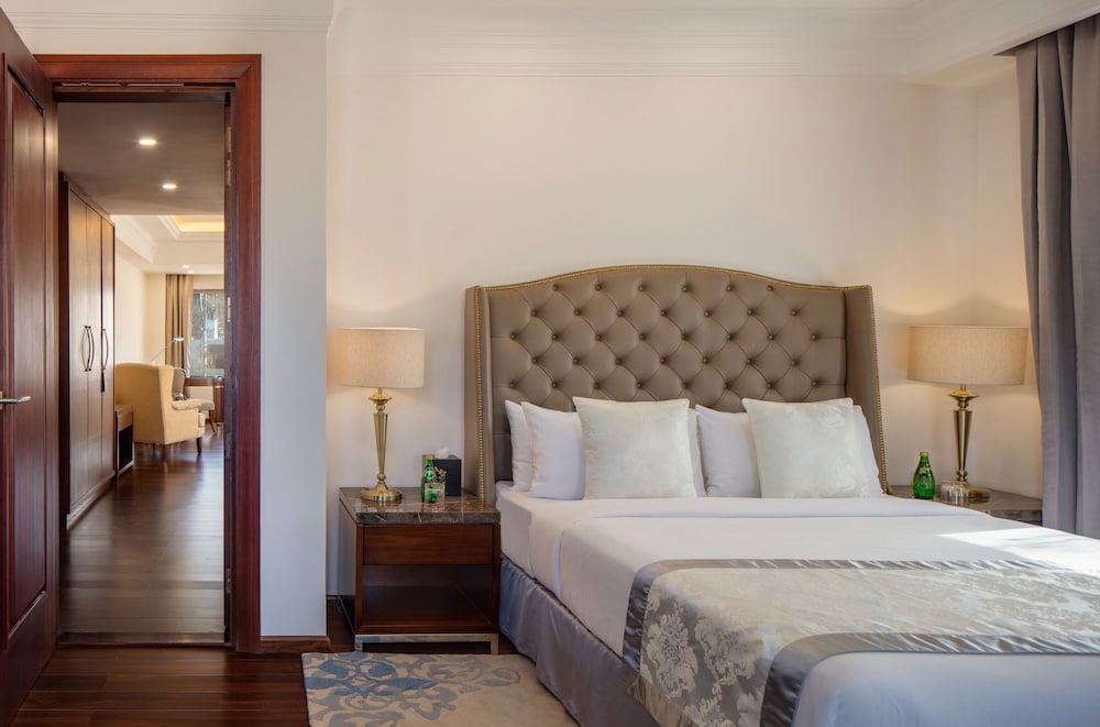 Family Suite, Multiple Beds, Non Smoking, Mountain View photo 3
