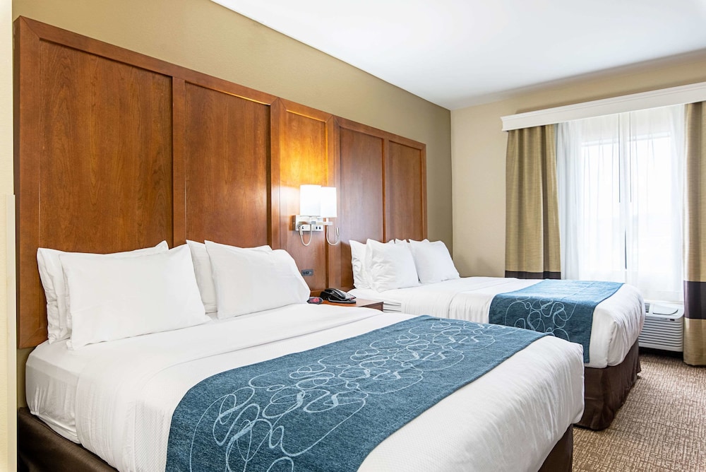 Suite, Multiple Beds, Non Smoking - Photo 1