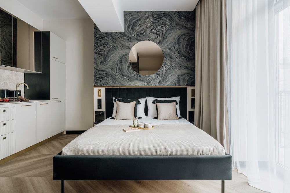 Comfort Studio Suite, Courtyard View