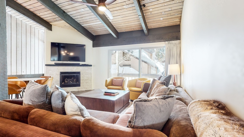 Condo, Multiple Beds, Patio, Mountain View (Mid Century Modern Cabin) photo 1