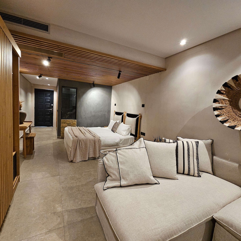 Deluxe Room (Smart Room)