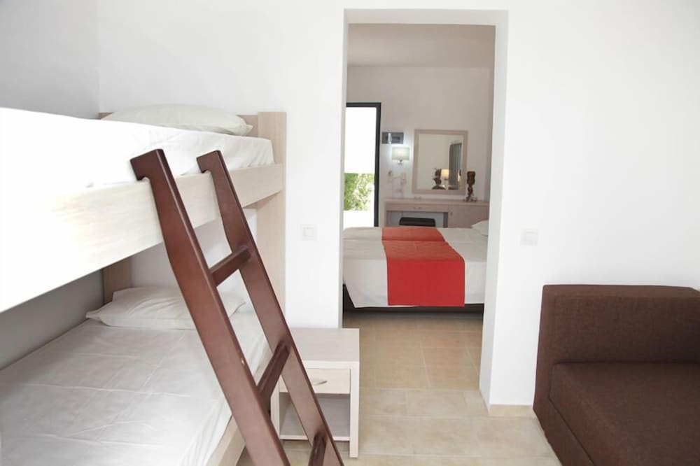 Family Room, 2 Bedrooms photo 1