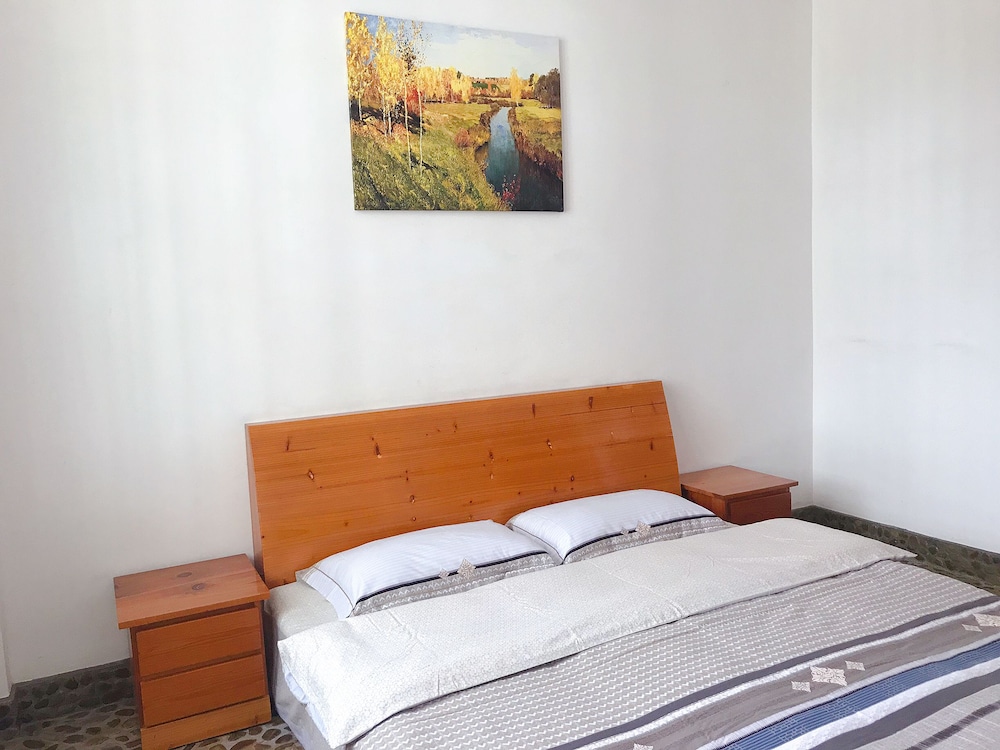 Comfort Loft, 1 King Bed, Non Smoking photo 2
