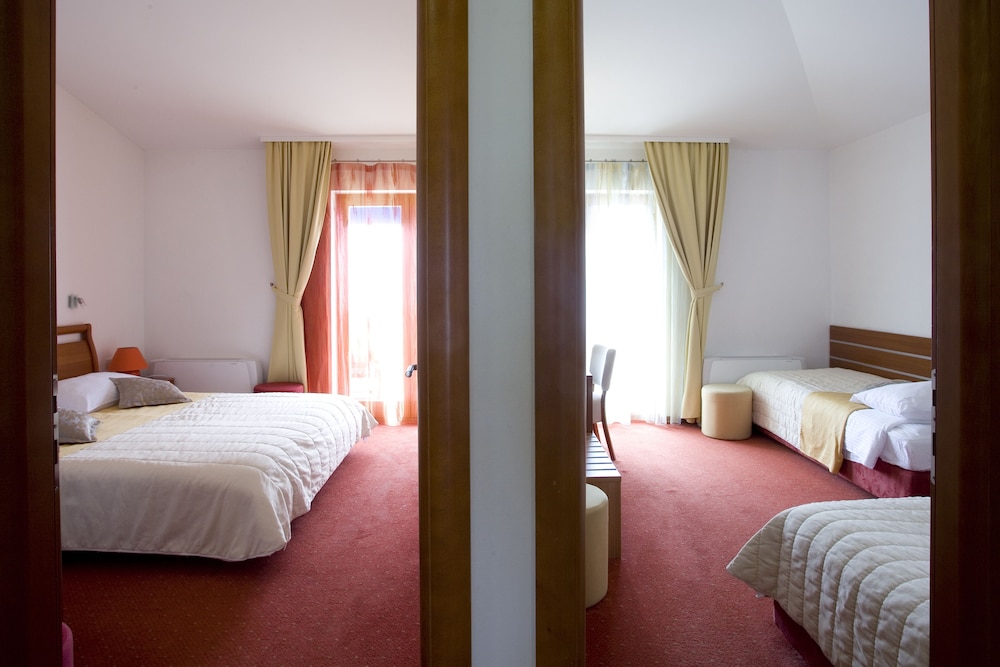 Deluxe Apartment, Terrace, Sea View - Photo 2