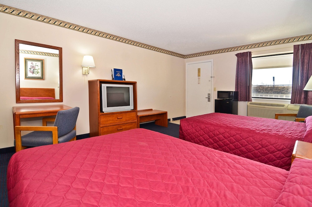 Room, 2 Queen Beds, Non Smoking - Photo 3