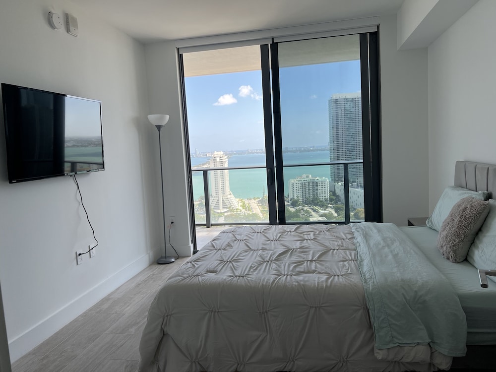 Elite Condo photo 1