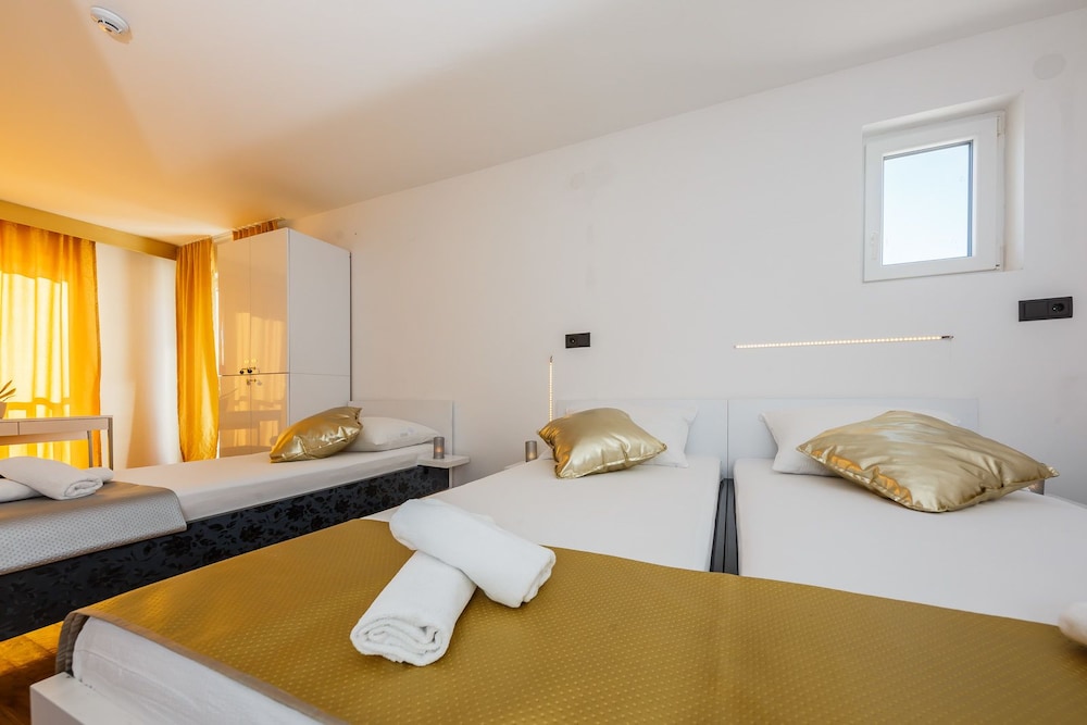 Standard Triple Room photo 3