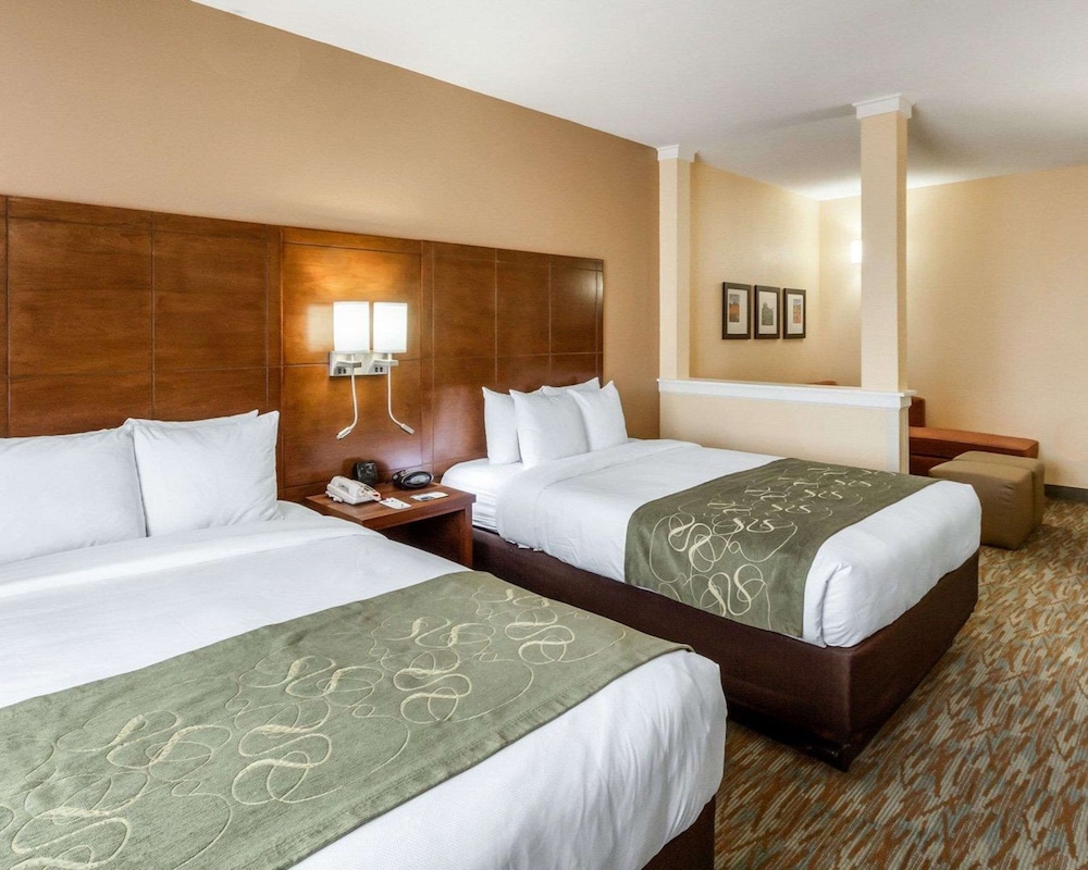 Suite, Multiple Beds, Non Smoking photo 2