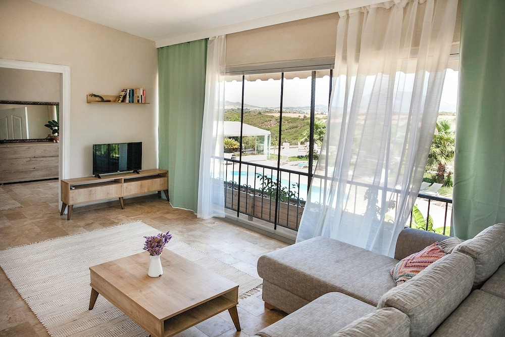 House - Photo 5