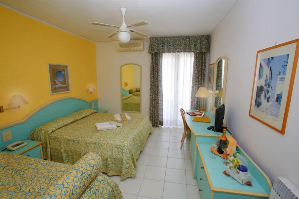 Comfort Triple Room, Sea View photo 3