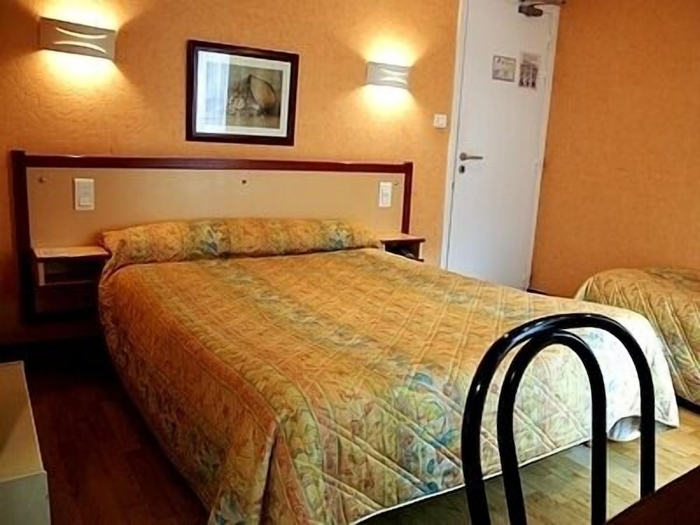 Standard Double Room photo 3