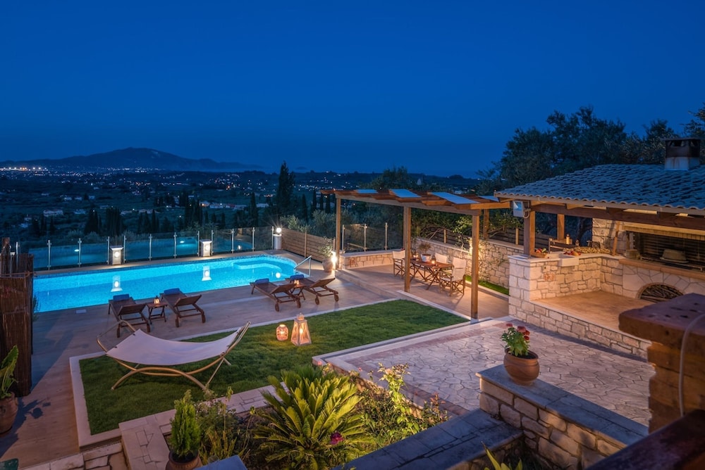 Villa, Smoking