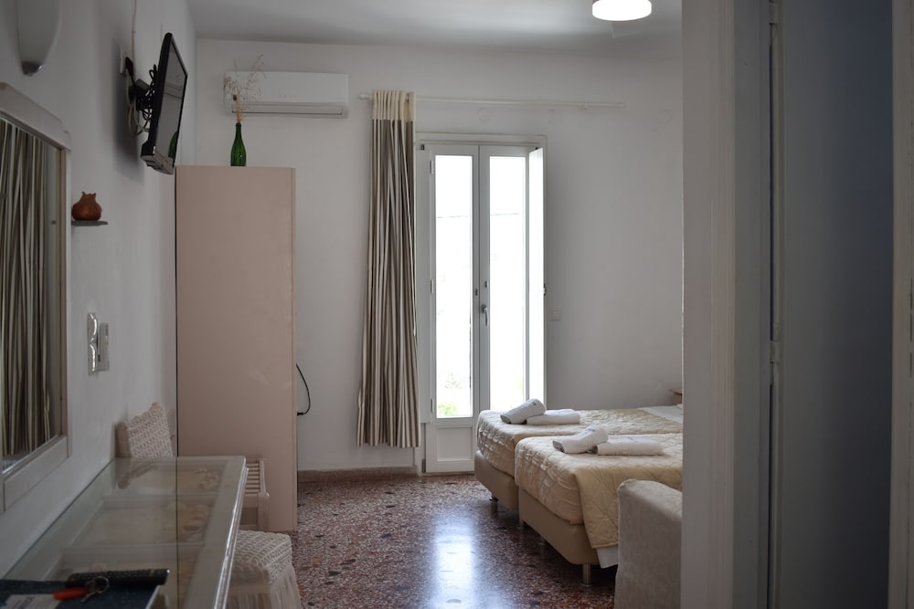 Panoramic Twin Room photo 3