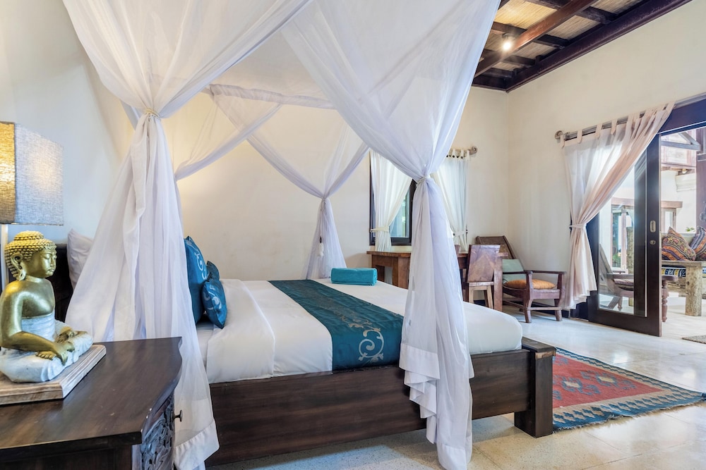 4 Bedrooms, Separate Entrances Beachfront Group Stay - Photo 8