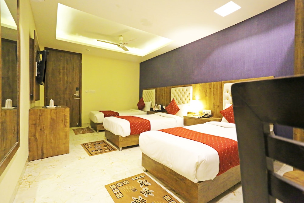 Classic Triple Room, City View - Photo 1