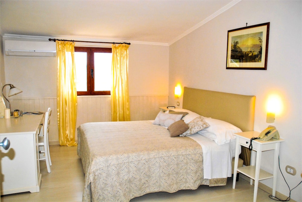 Standard Triple Room, Sea View