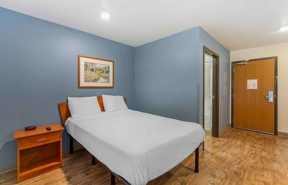 Standard Studio, 1 Double Bed, Non Smoking, Refrigerator & Microwave photo 1
