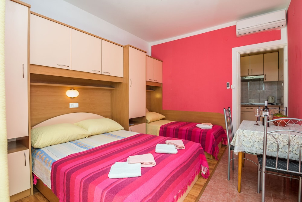Family Studio (Apartment Basic 4)