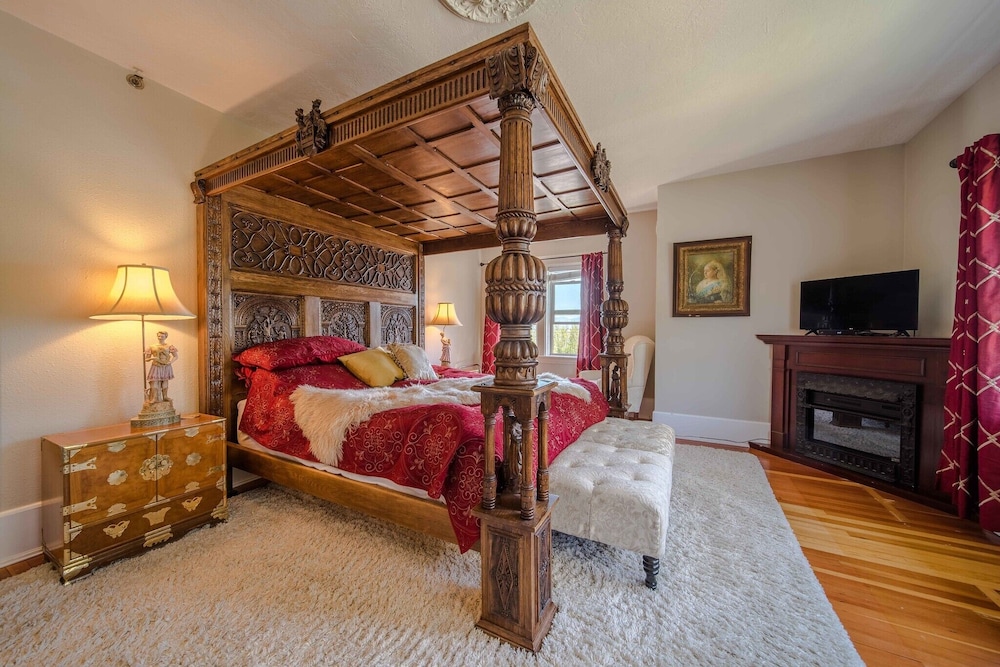 Chelsea - Superior Room, 1 King Bed