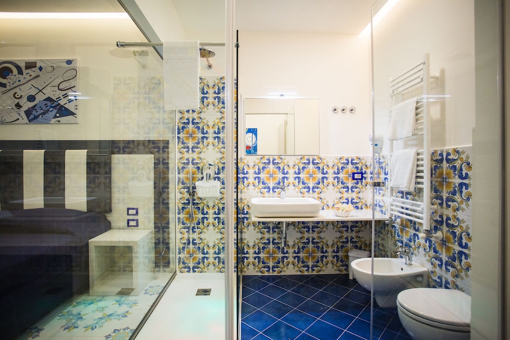 Exclusive Quadruple Room, Courtyard View (Intrigante) photo 2