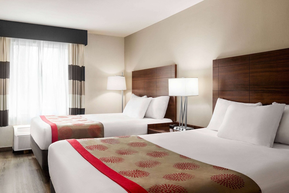 Room, 2 Queen Beds - Photo 3