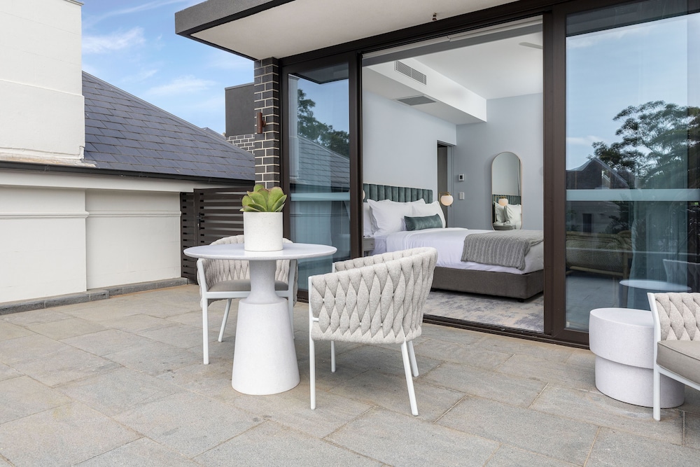 Penthouse Suite - Photo 1