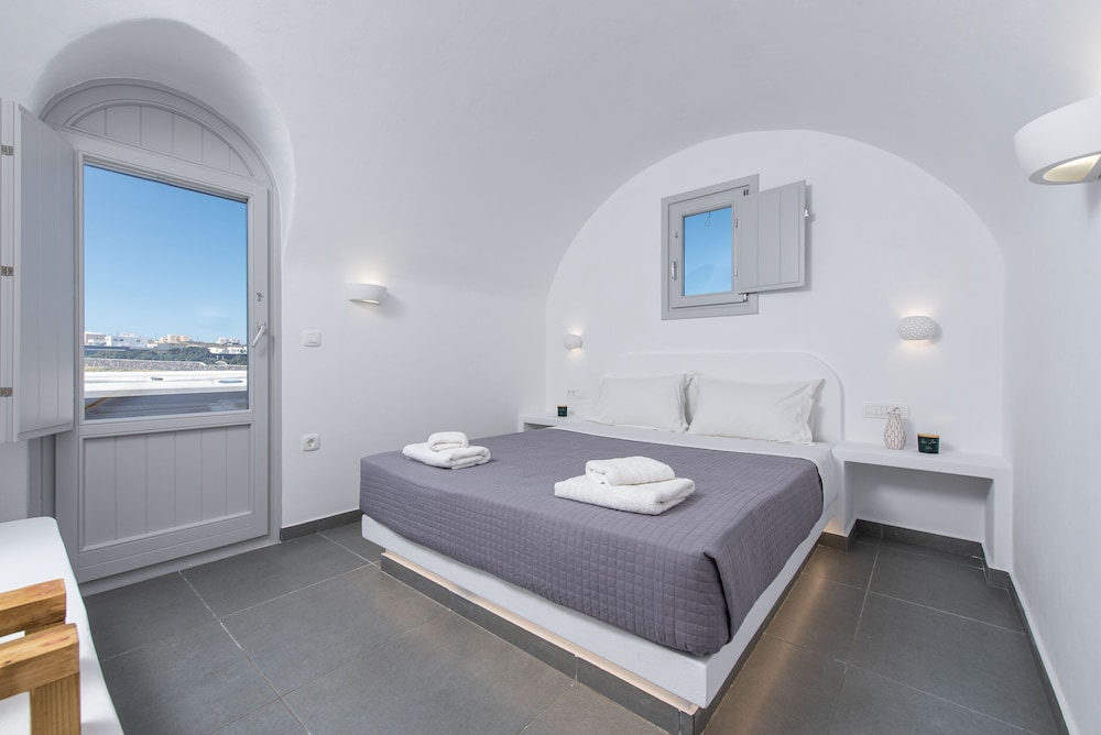 One-Bedroom Suite with Private Hot Tub