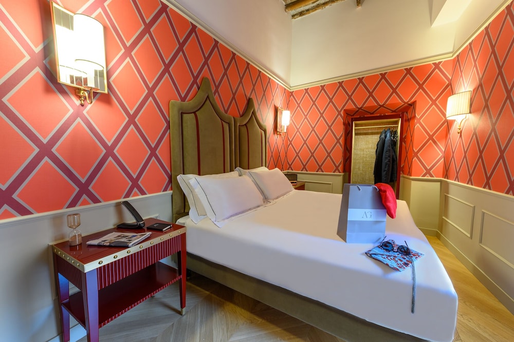 Suite, Balcony