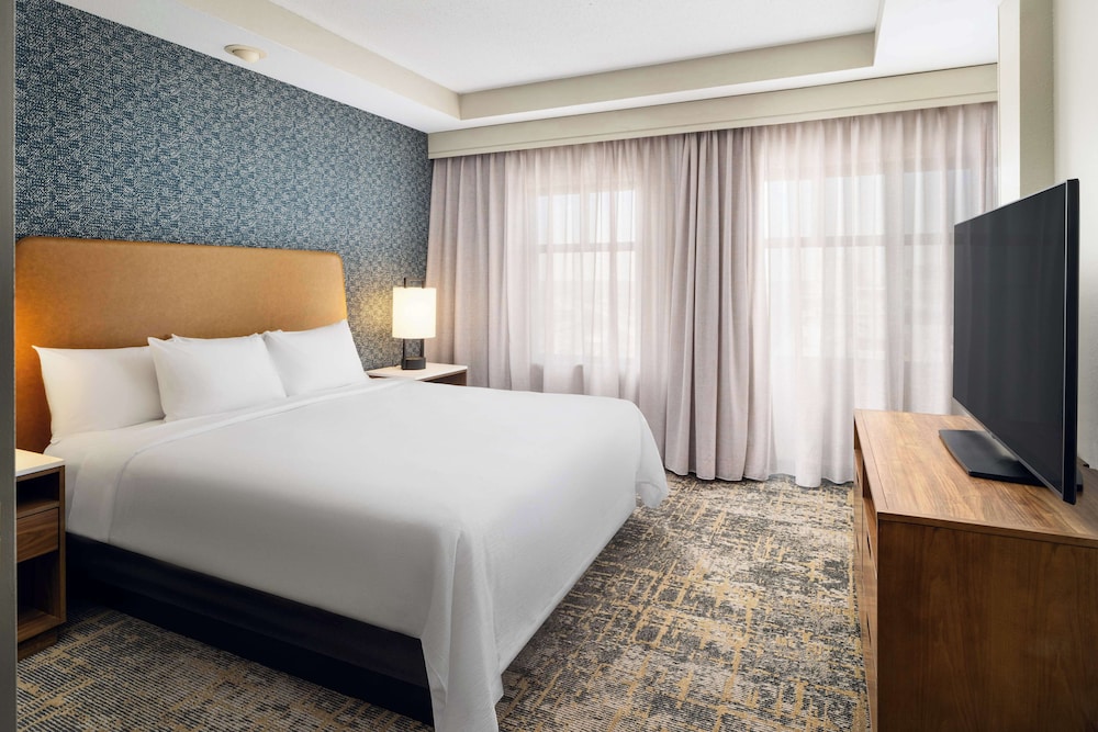 Suite, 1 King Bed, Accessible, Bathtub (Mobility & Hearing) - Photo 4