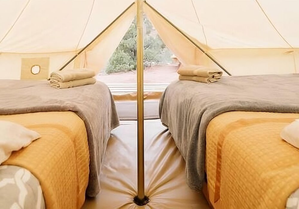 Basic Tent, 2 Queen Beds, Fireplace, Mountain View photo 1