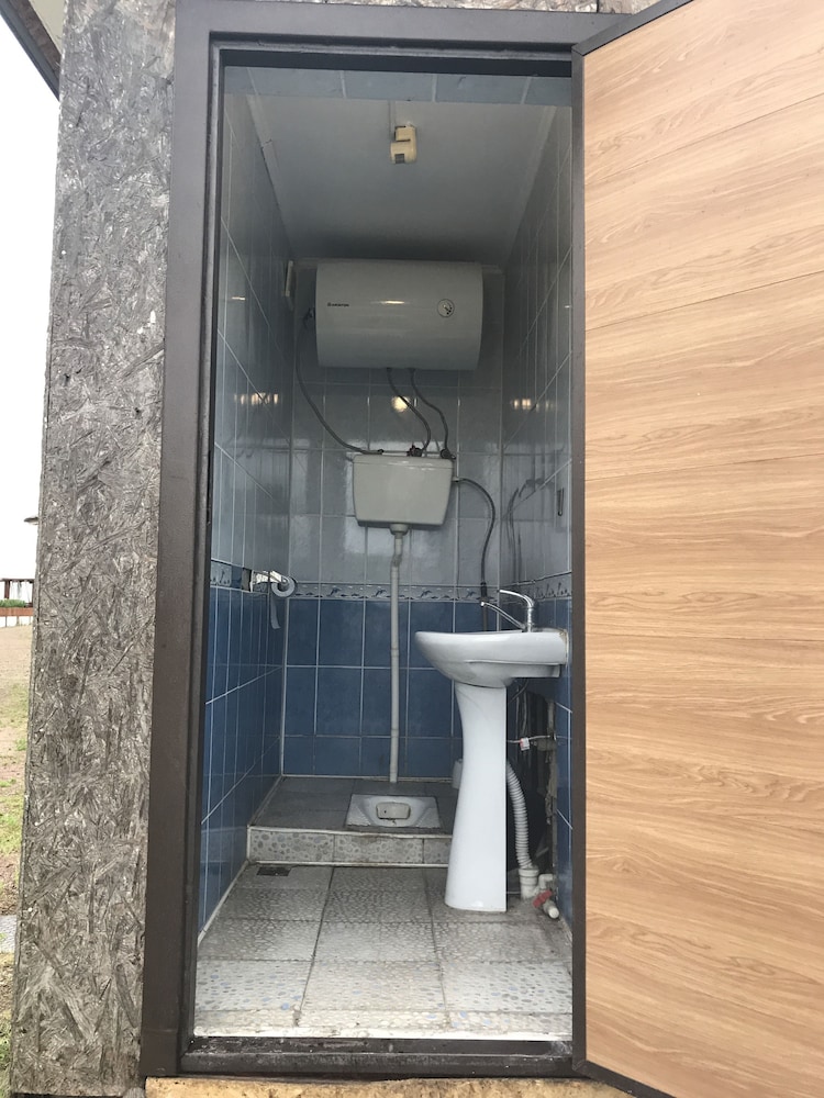 Economy Double Room, Shared Bathroom photo 3