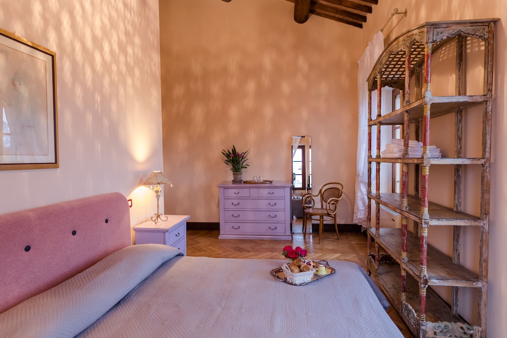 Room, Garden View