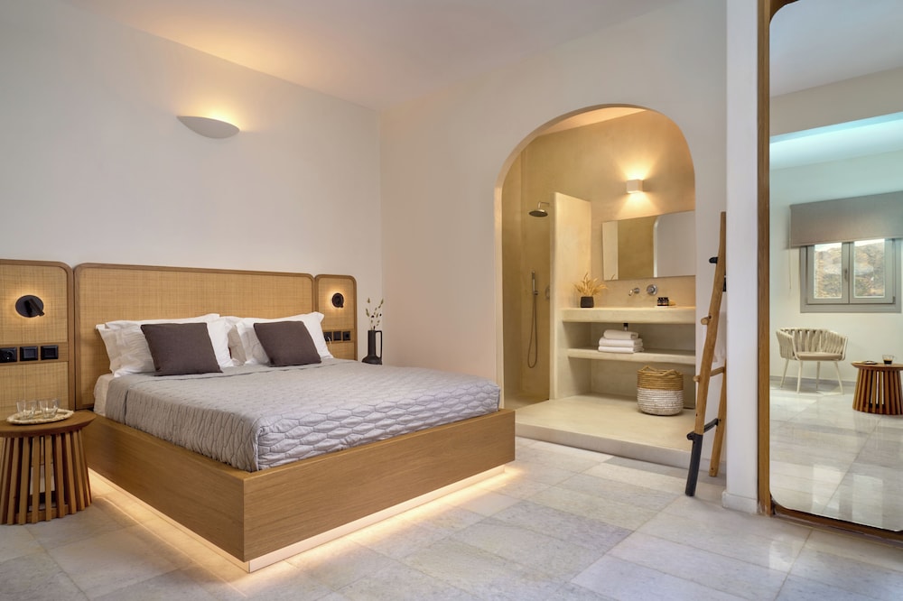 Family Suite, Private Pool, Sea View - Photo 1