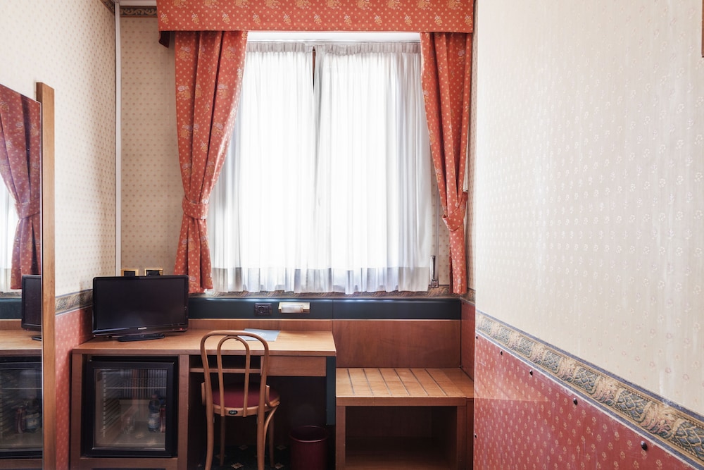 Economy Single Room
