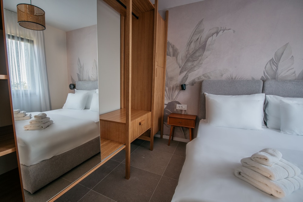 Comfort Suite, Balcony, Partial sea view