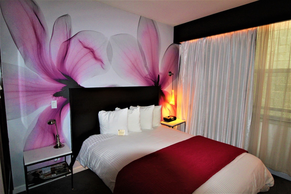 Deluxe Room, 1 Queen Bed, Non Smoking