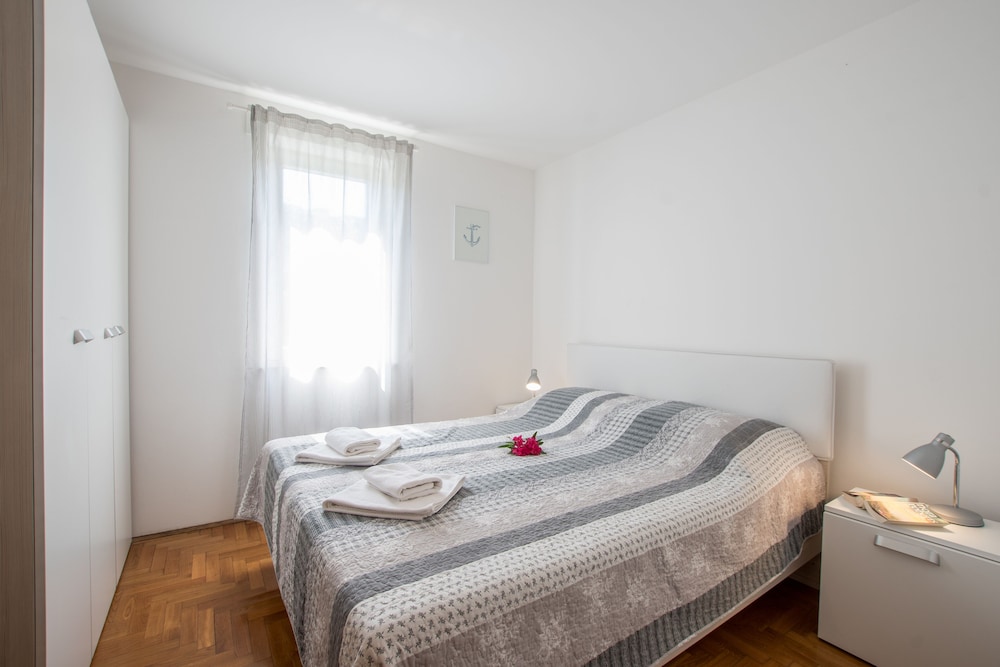Standard Apartment, 2 Bedrooms, Balcony photo 3
